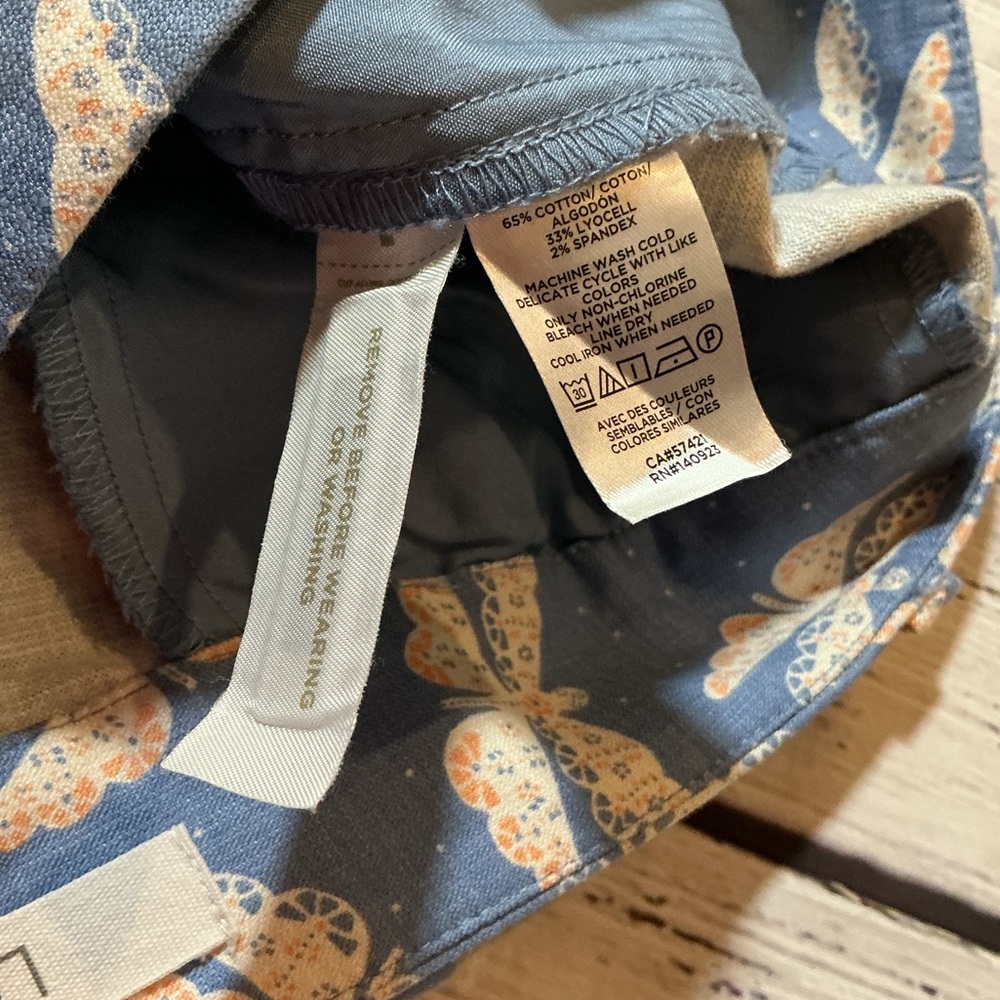 LOFT Riviera Short blue with butterfly pattern. Size 4 - Picture 5 of 11